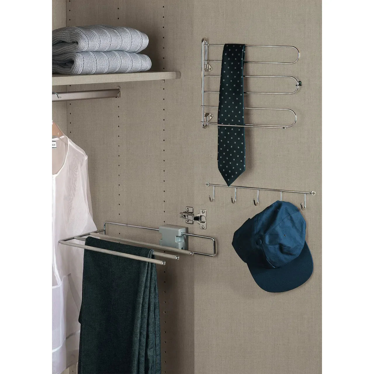 Trouser Holder 990H Rauch Orange - Styled in a Living Room