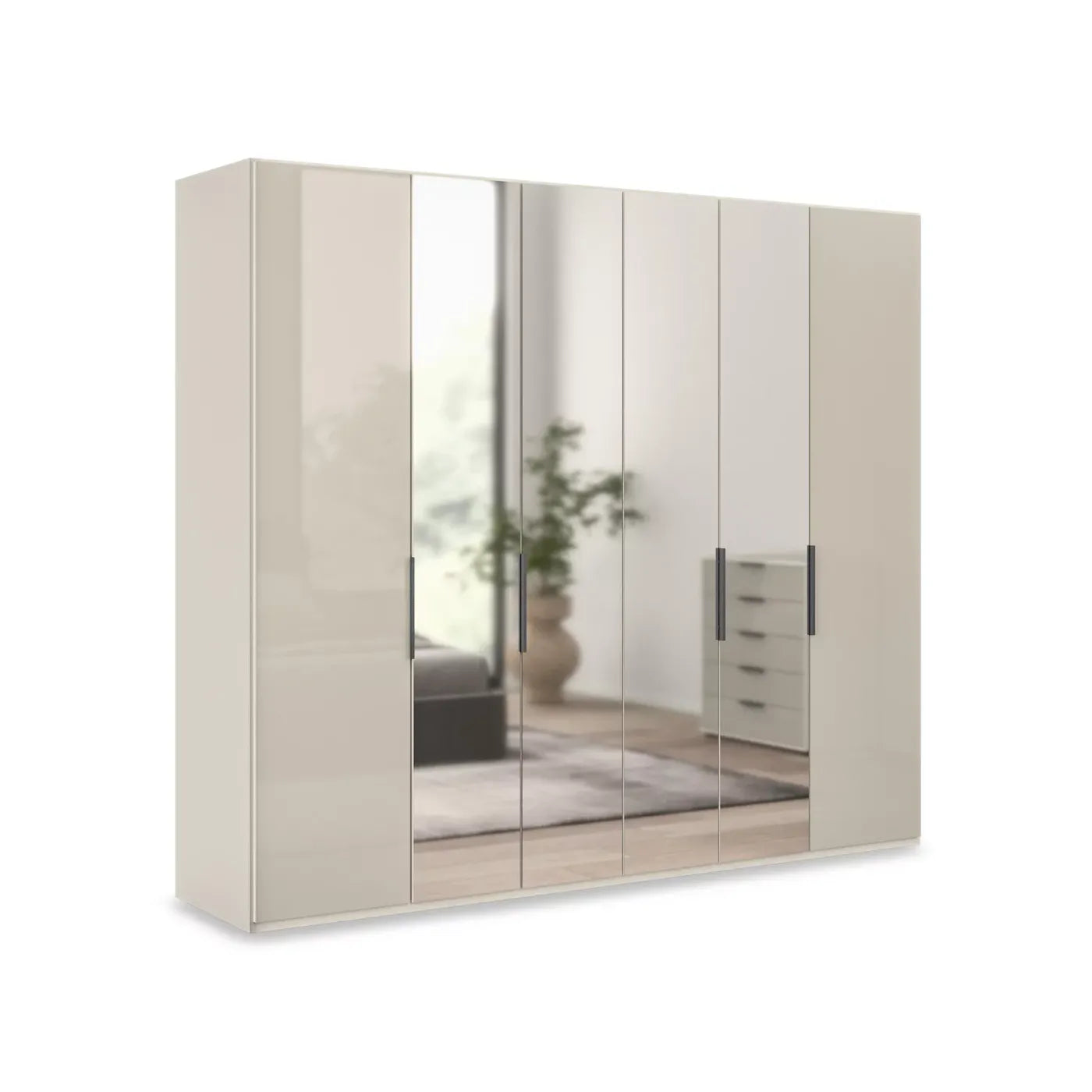 What Benefits Do Mirrored Wardrobe Doors Bring to a Room?