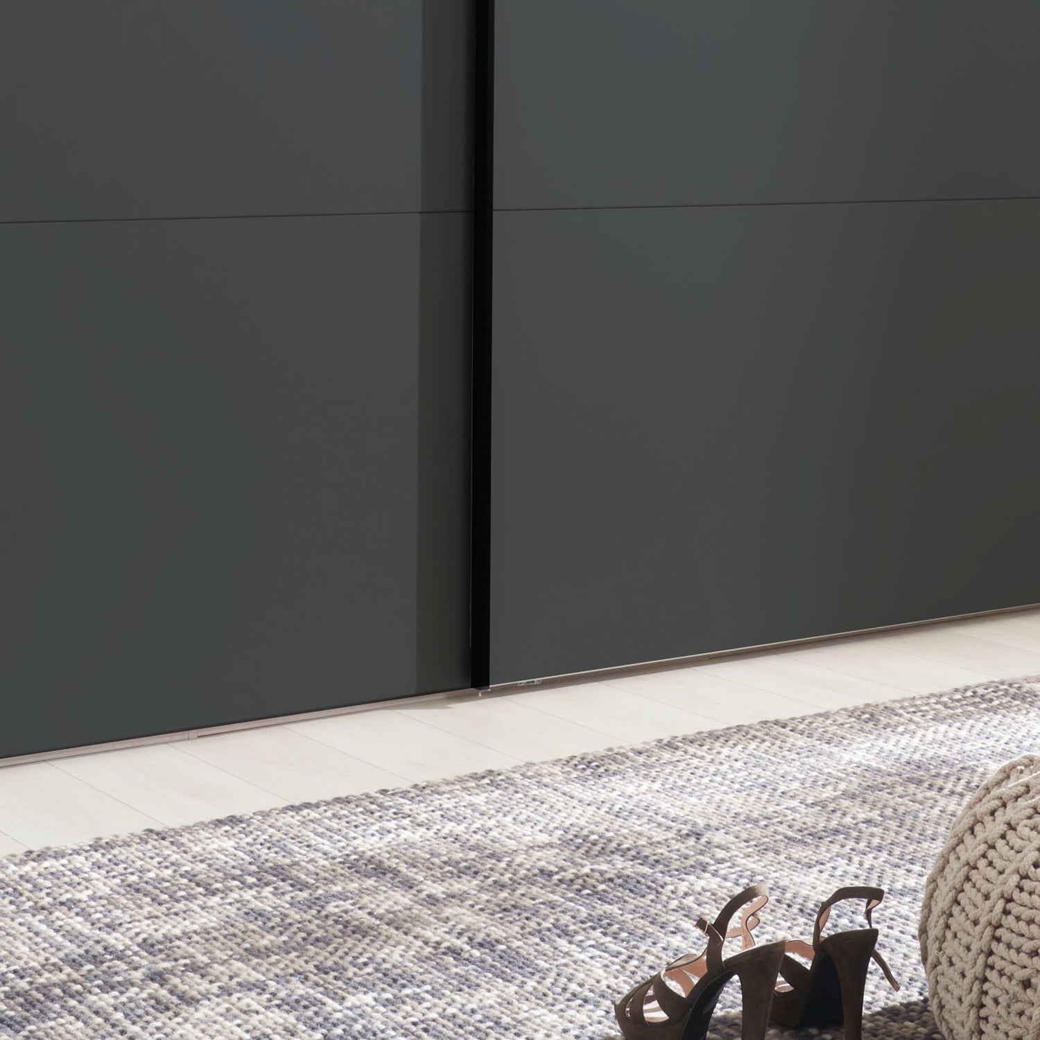 Halver Graphite 2 Door Sliding Wardrobe - Closeup
