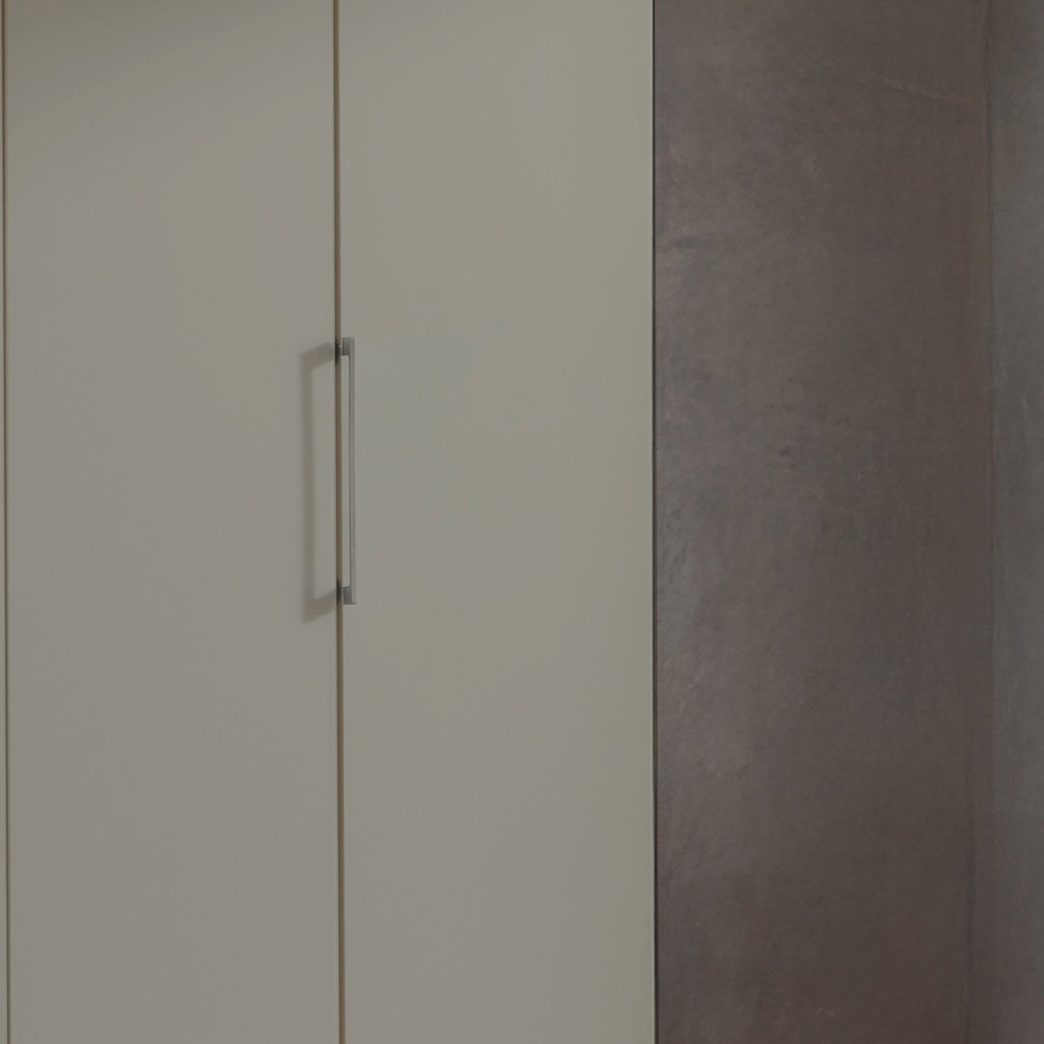 Halver Pebble Grey 4 Door Hinged Wardrobe (W200cm) - Closeup View