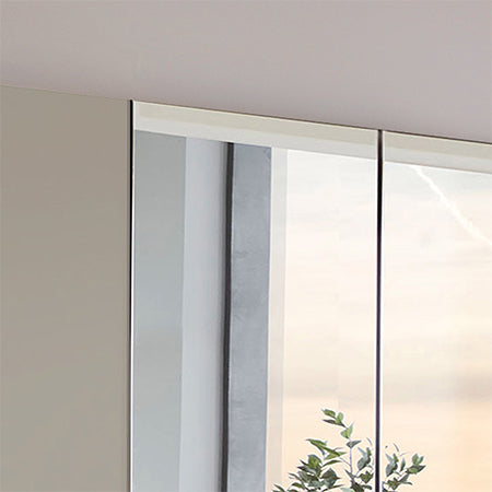 Glasgow Pebble Grey 4 Door Wardrobe with Drawers (W200cm) - Closeup Mirror View