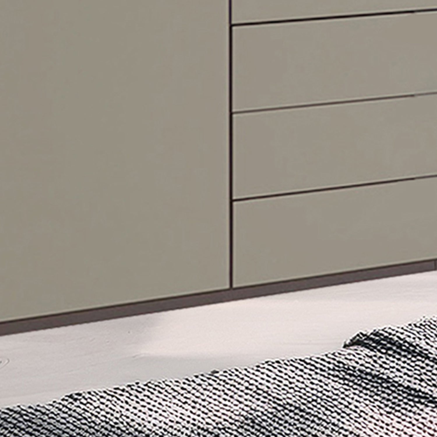 Halver Pebble Grey 5 Door Wardrobe with Drawers (W250cm) - Closeup View Of Drawers