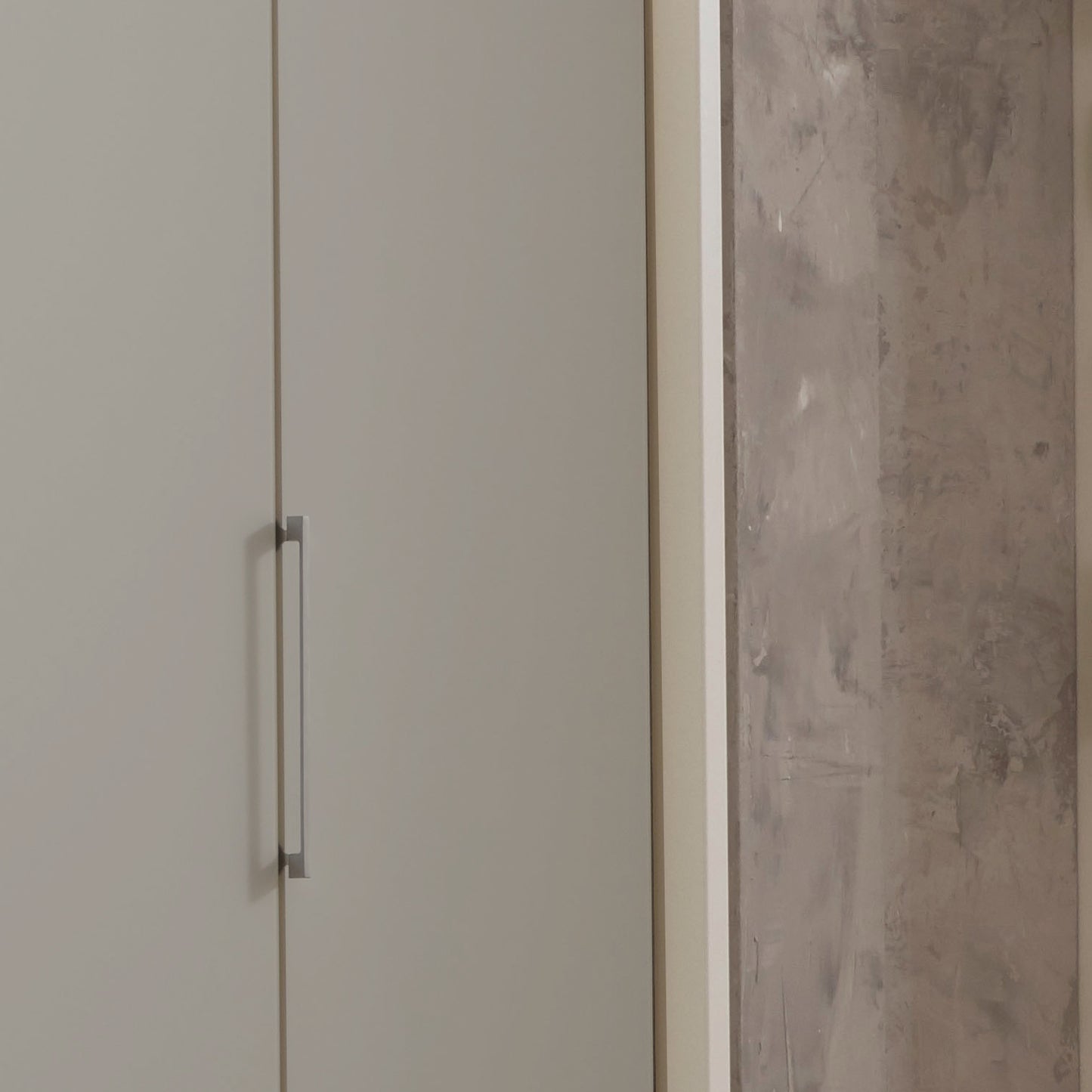 Halver Pebble Grey 6 Door Hinged Wardrobe (W300cm) - Handle View