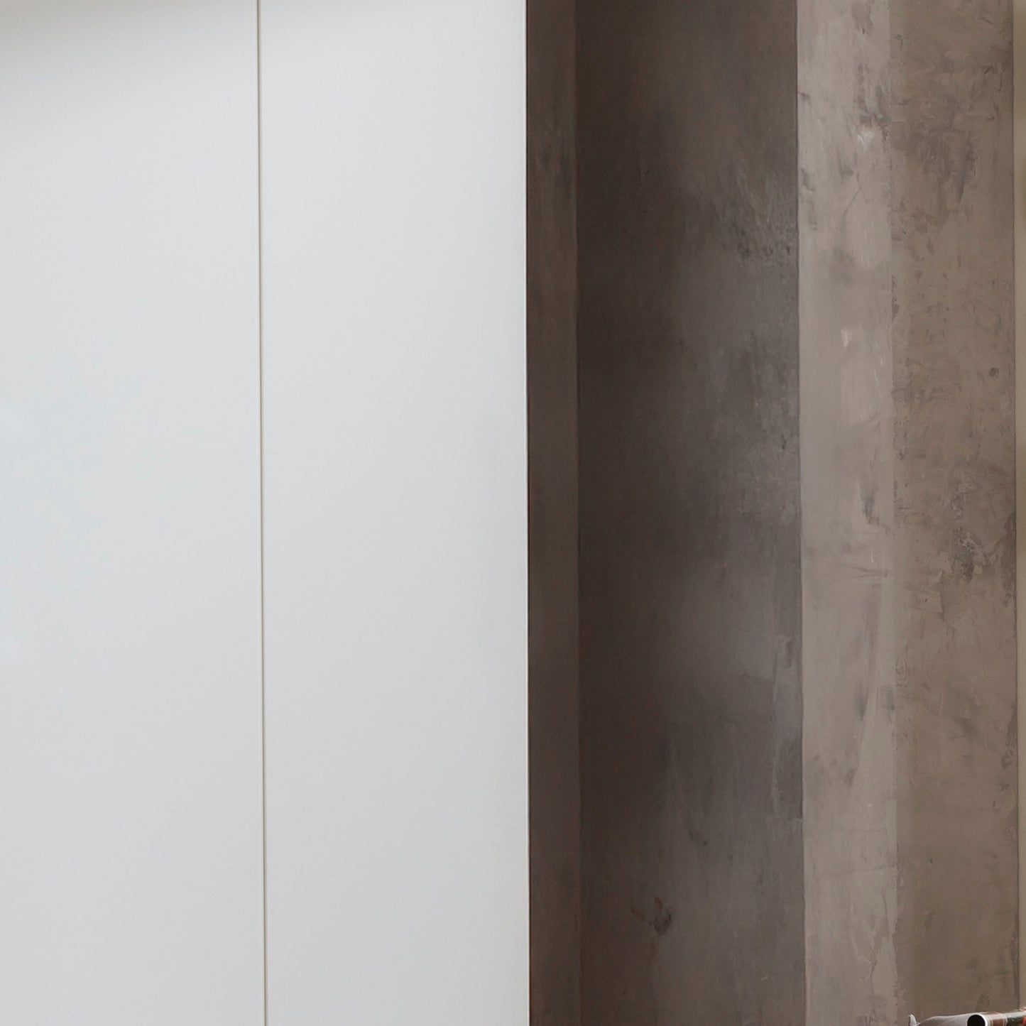 Halver White 5 Door Hinged Wardrobe (W250cm) - Door Closeup View