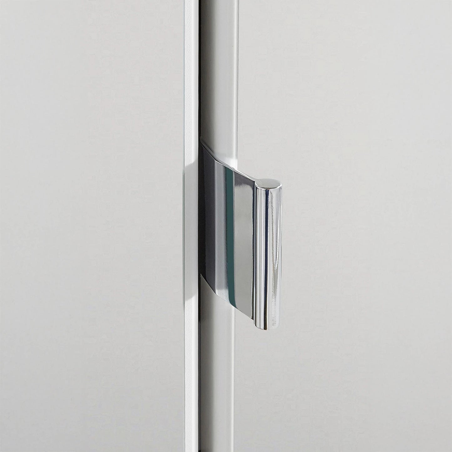 Handle view of Rauch Essensa 6 Doors, 2 Mirrored Doors & 2 Drawers