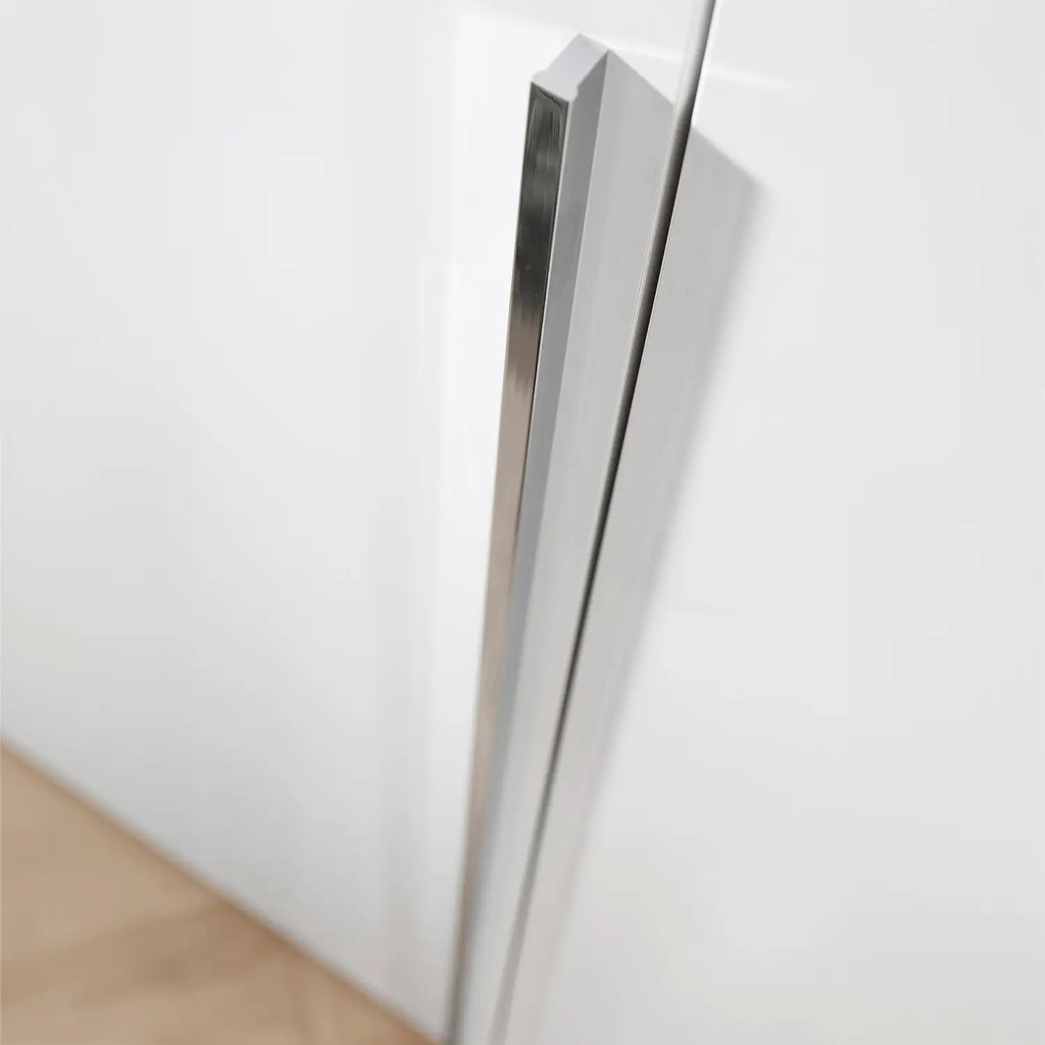 Rauch Montclar White High Gloss 6 Door Wardrobe with Drawers & Mirror - Handles Closeup view