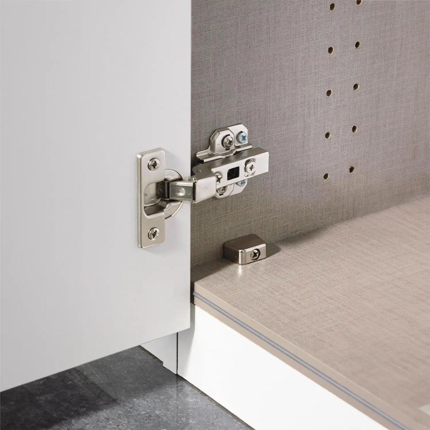 Rauch Montclar White High Gloss 5 Door Wardrobe with Drawers & Mirror - Internal Mechanism