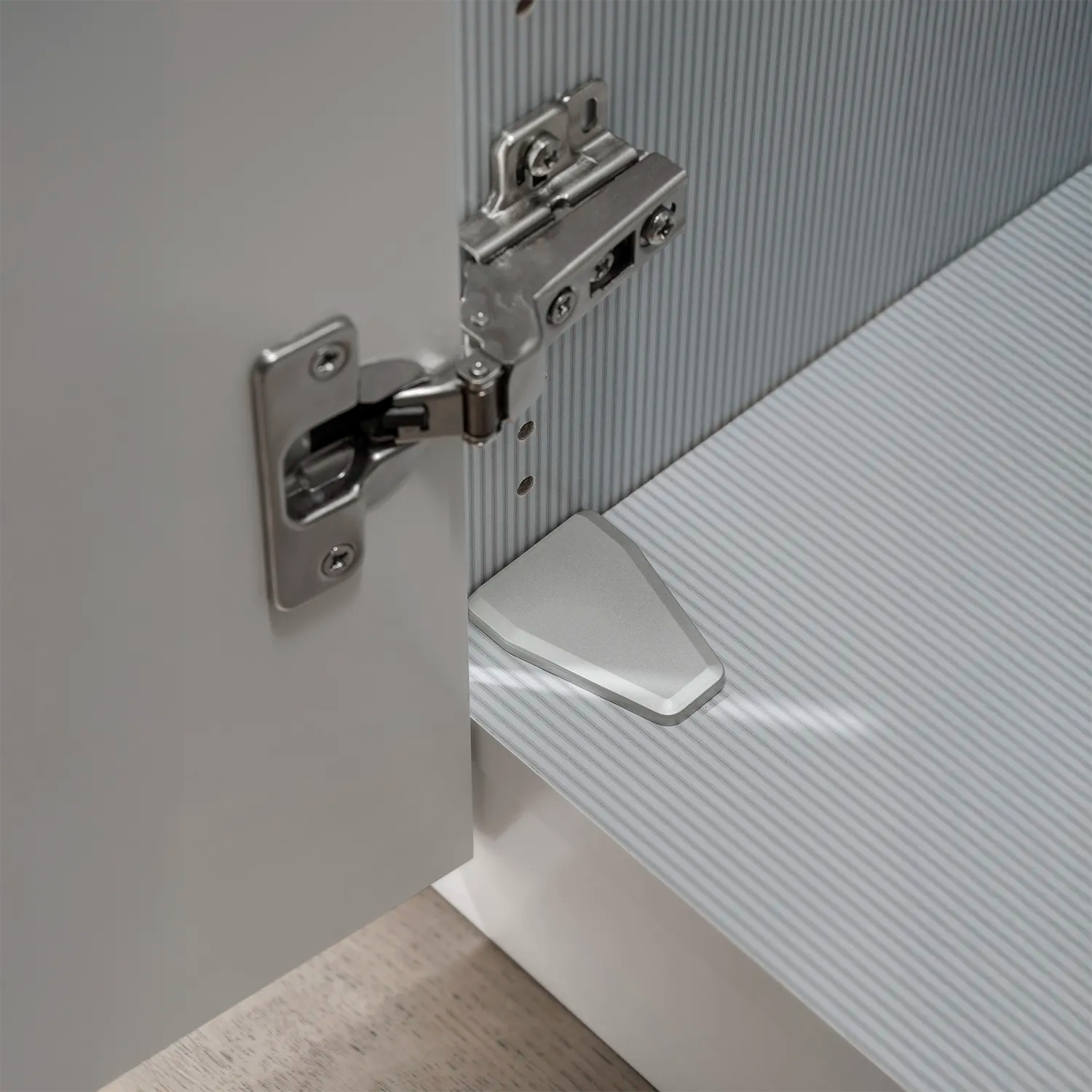 Templin 2000 Bianco Oak Carcase 6 Door 6 Drawer Wardrobe - W300cm - Internal Part Closeup View