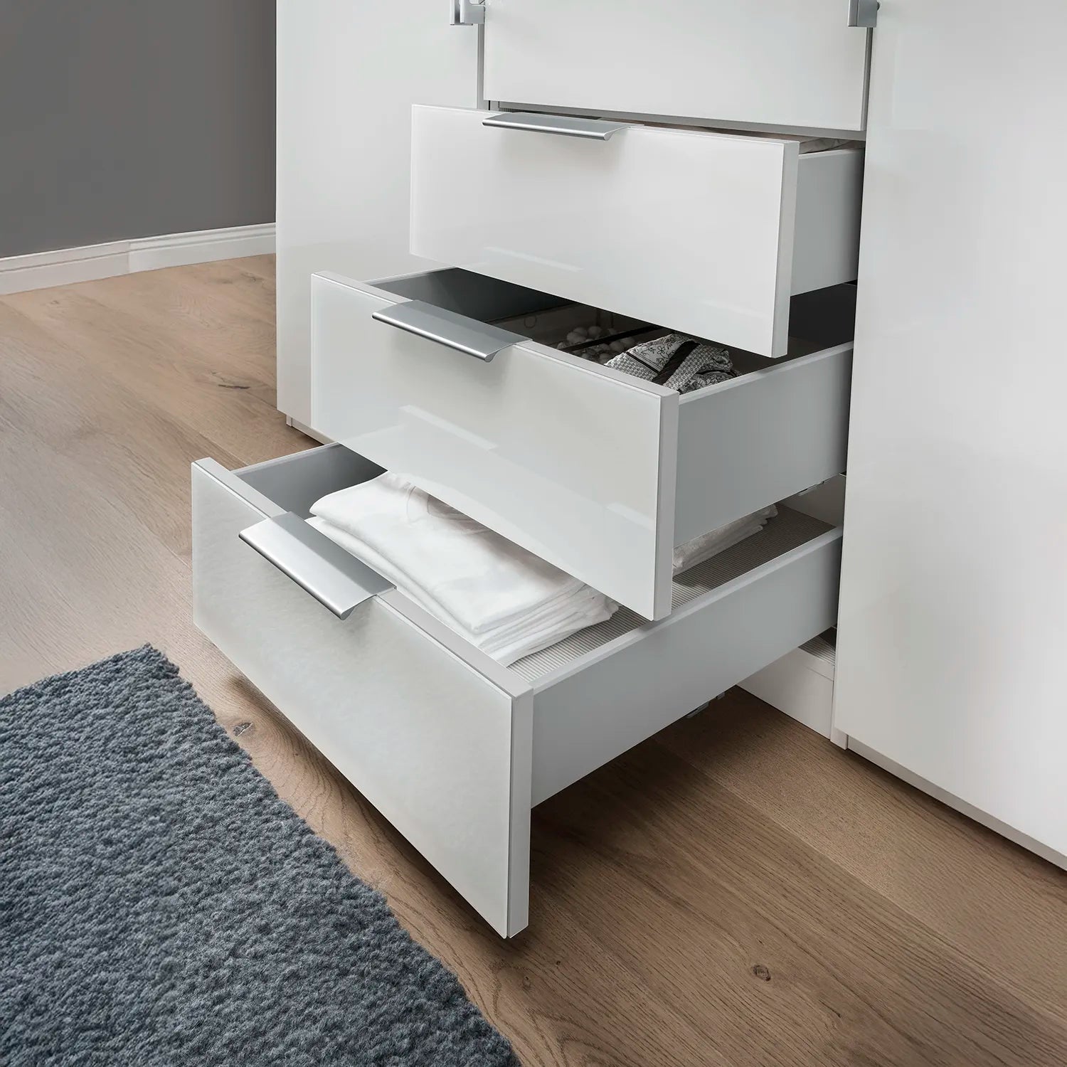 Templin 2000 Bianco Oak Carcase 6 Door 6 Drawer Wardrobe - W300cm - Drawers Closeup View