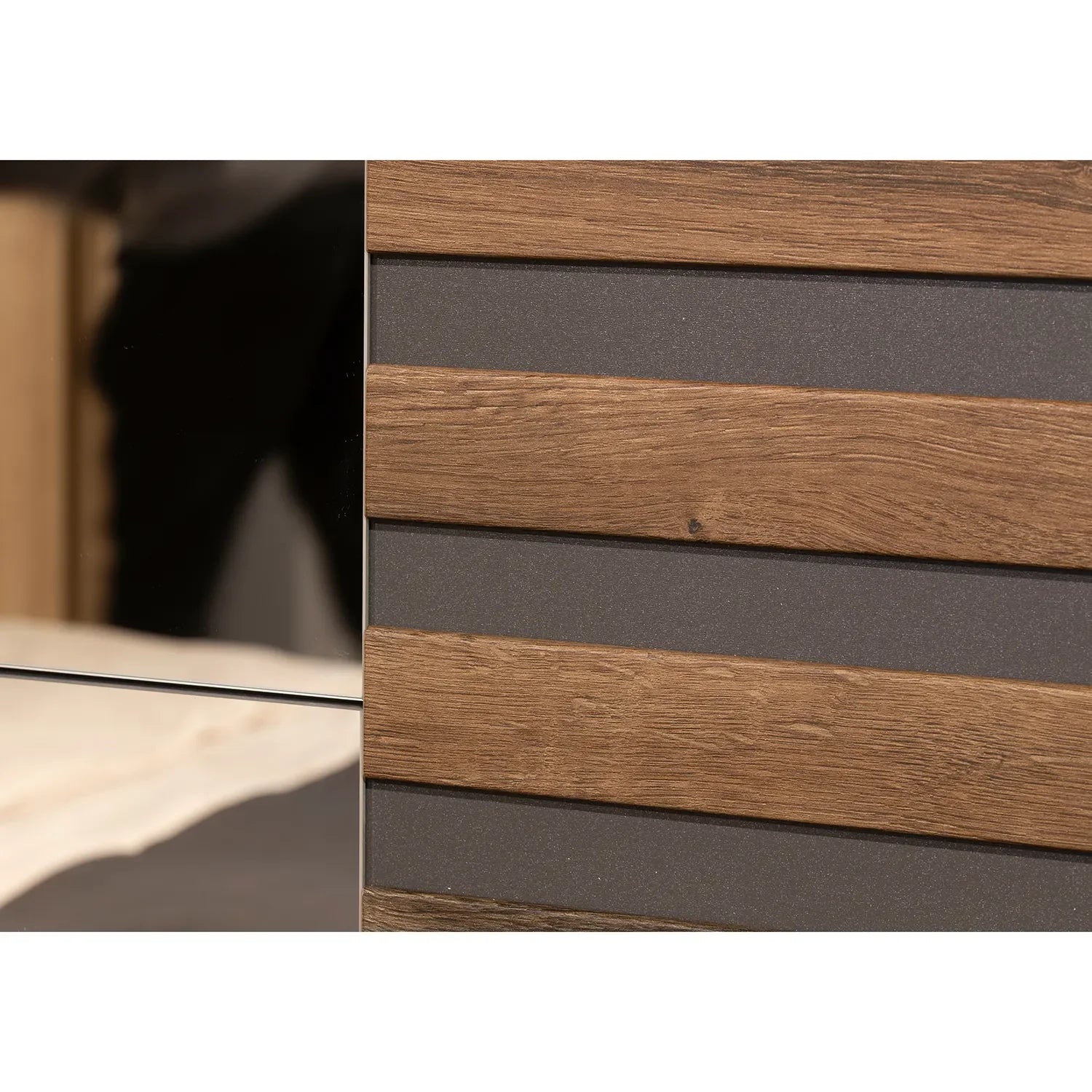 Vestro Metallic Grey Sliding Door Wardrobe - W181cm - Closeup view