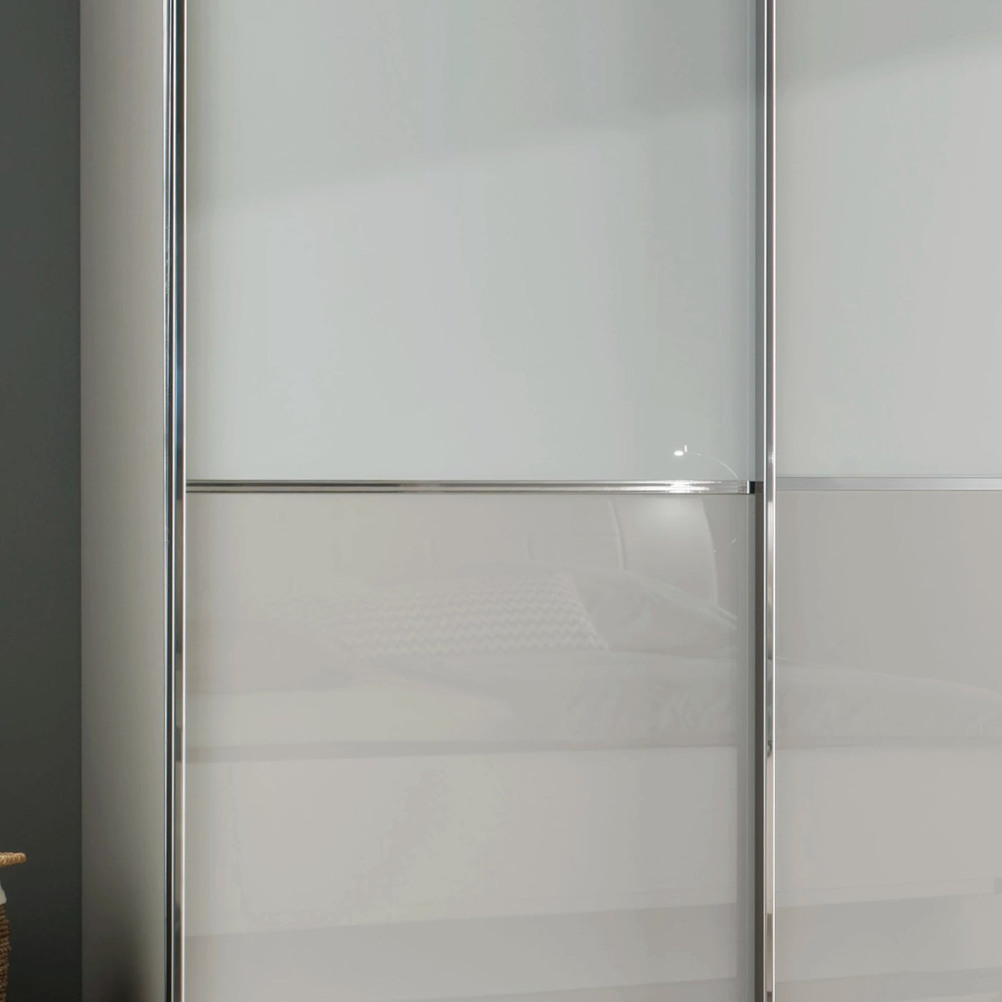 Wiemann Santa wardrobe with silver-grey interior finish