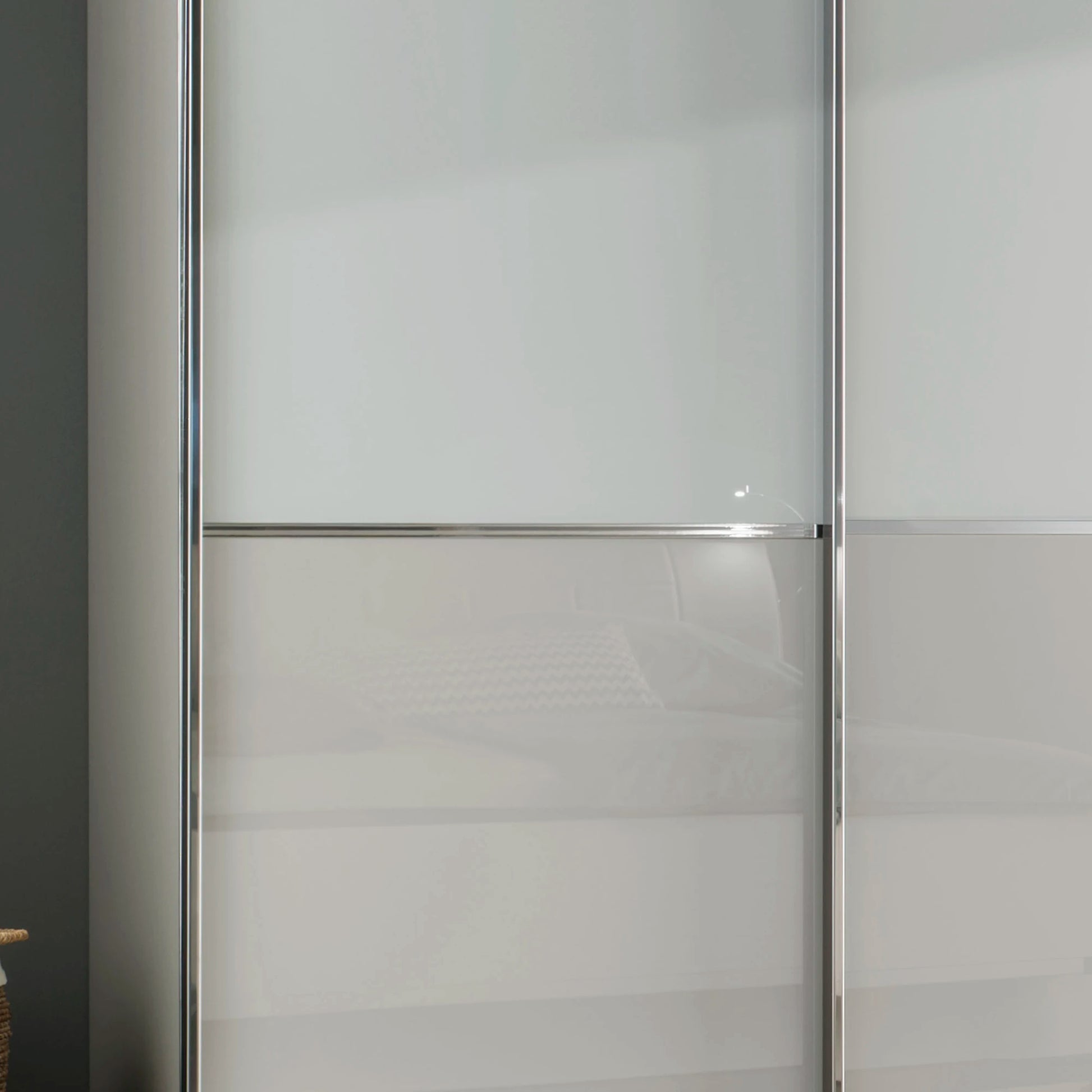 Wiemann Santa wardrobe with silver-grey interior finish