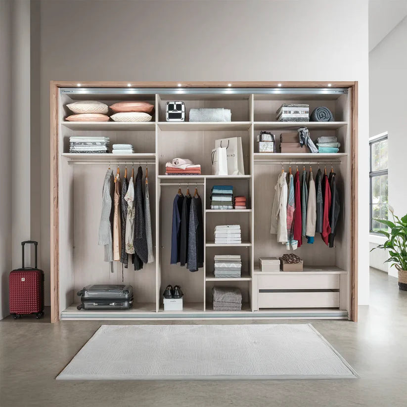 Wiemann-Standard-Wardrobe-Interior-006_8bbf5562-508f-4558-9734-9e8393778a04.webp__PID:407047b9-4766-41f3-b2b8-936281baded5